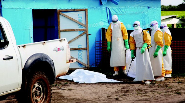 אבולה בסיירה לאון (צילום: רויטרס)