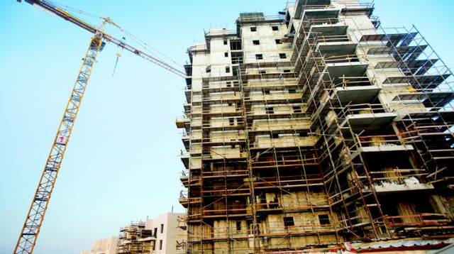 אתר בניה (צילום: יונתן סינדל, פלאש 90)