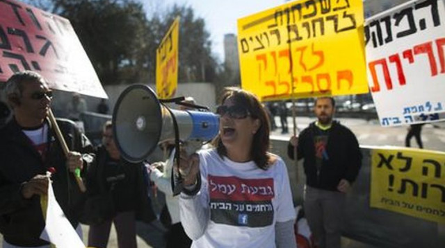 הפגנה נגד פינוי גבעת עמל (צילום: יונתן סינדל, פלאש 90)