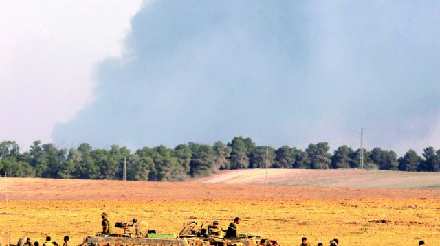 חיילים בגבול עזה (צילום: רויטרס)