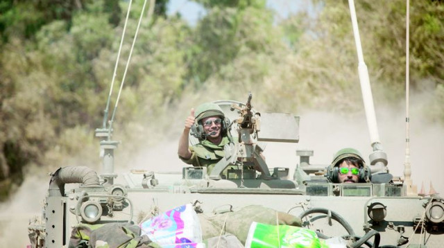 חיילים לאחר צוק איתן  (צילום: יונתן סינדל, פלאש 90)