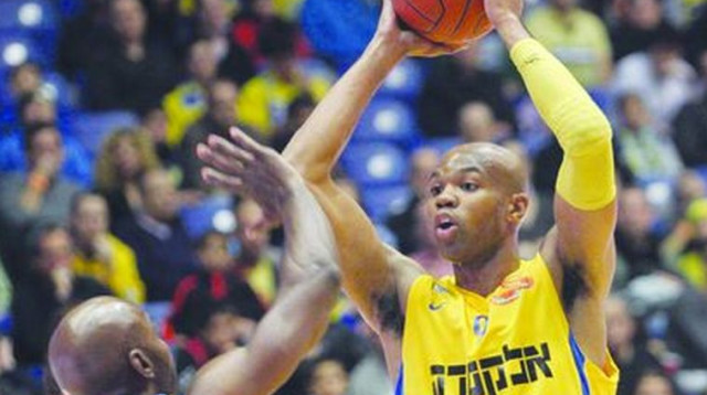 אלכס טיוס שחקן מכבי תל אביב (צילום: עדי אבישי)