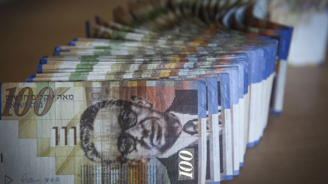 הבכיר לקח את הכסף לכיסו (צילום: נתי שוחט, פלאש 90)