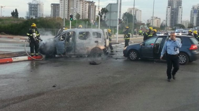 זירת הפיצוץ בהוד השרון (צילום: מד"א)