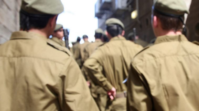 חיילים במסדר, צילום אילוסטרציה (צילום: מרק ישראל סלם)