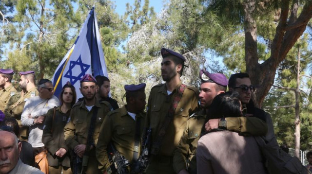 הלוויתו של יוחאי קלנגל ז"ל (צילום: מרק ישראל סלם)