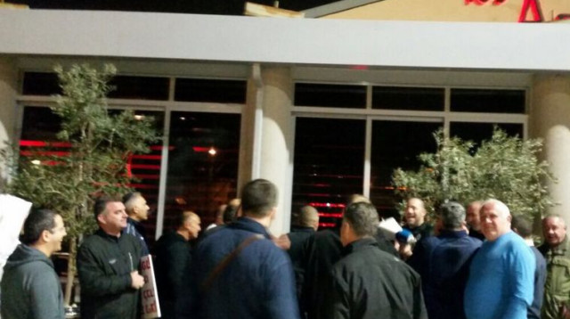 עובדי כי"ל מפגינים (צילום: יח"צ)