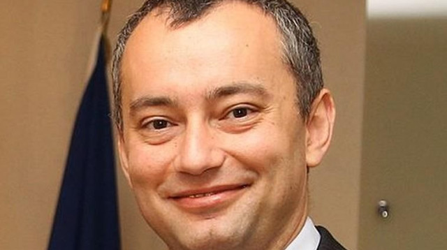 ניקולאי מלאדנוב (צילום: ויקימדיה)