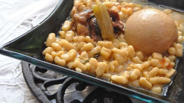 חמין פתיתים טוניסאי (צילום: פסקל פרץ רובין)