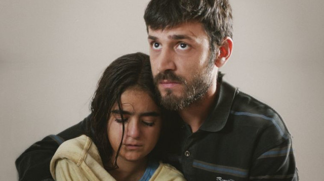 אלירז שדה בסרט "בן זקן" (צילום: לילה סרטים)