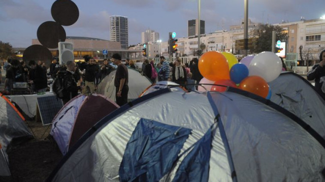 אוהלים במחאה החדשה ברוטשילד (צילום: אבשלום ששוני)