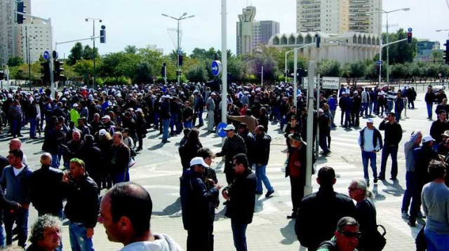 הפגנת עובדי כיל בנגב (צילום: טימי רגב)