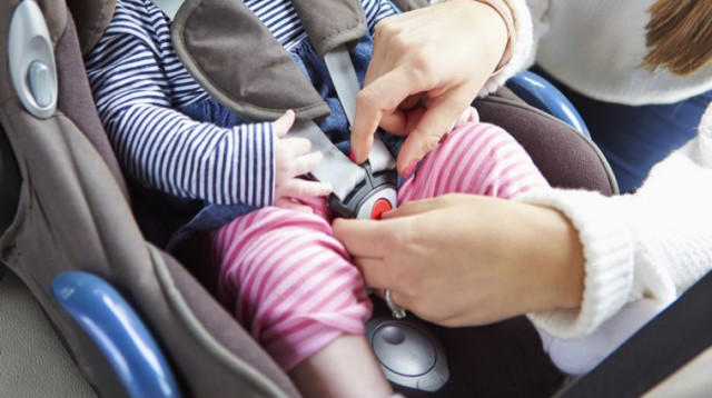 פעוט ברכב (צילום: אינגאימג)