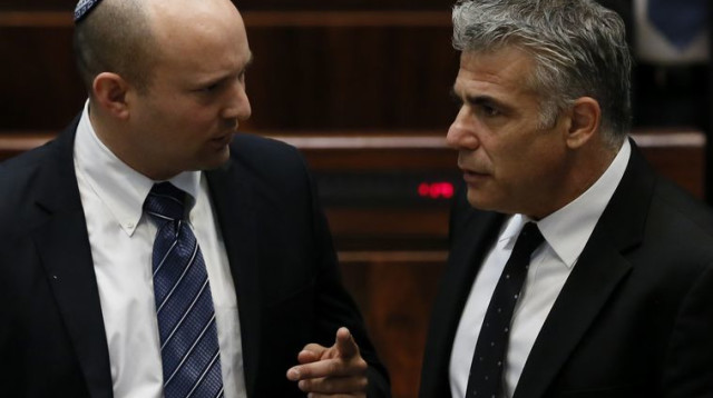 נפתלי בנט ויאיר לפיד (צילום: פלאש 90)