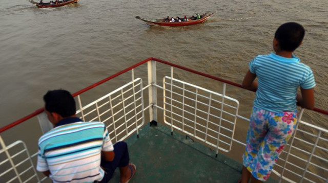 מעבורת במיאנמר, ארכיון (צילום: רויטרס)