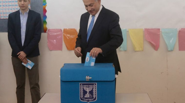 נתניהו בקלפי (צילום: מרק ישראל סלם)