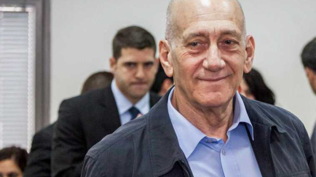 אולמרט בבית המשפט (צילום: פלאש 90)