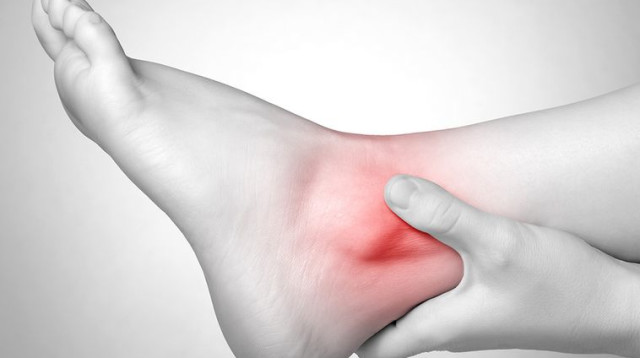 כאב בקרסול (צילום: אינגאימג)