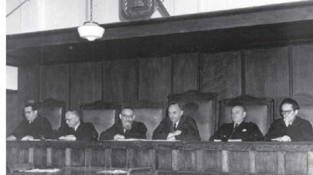 שופטי בית המשפט העליון ב-1953 (צילום: ויקיפדיה)