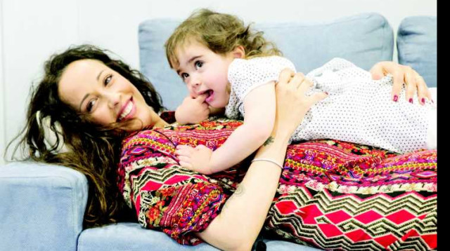 עדן הראל ובתה מצטלמות לקמפיין  (צילום: רפי דלויה)