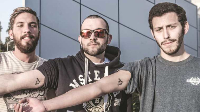 אחים לנשק (צילום: אסף קליגר)