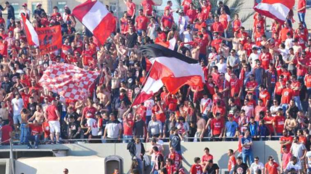 קהל הפועל ת"א (צילום: אסף קליגר)