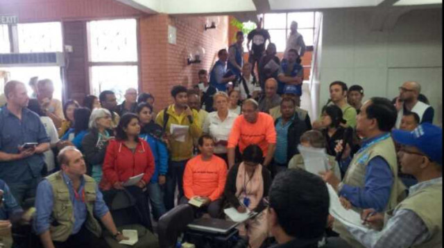 משלחת ישראלייף מיחל״צ ערבה, בתדרוך עם ארגון הבריאות של האו״ם (צילום: הראל)