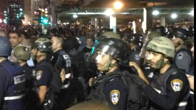 משטרה בכיכר רבין (צילום: יובל בגנו)