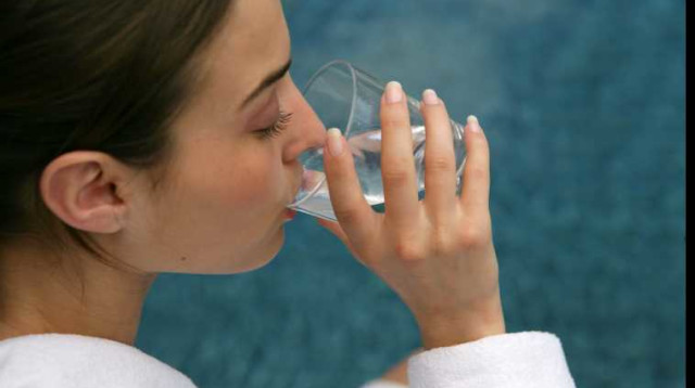 כוס מים (צילום: אינגאימג)