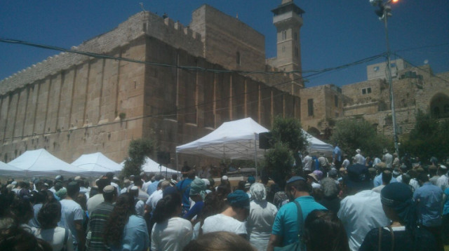 הלוויתו של הרב משה לוינגר (צילום: משה שטיינמץ)