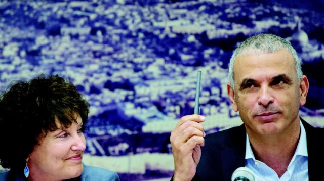 משה כחלון וקרנית פלוג (צילום: יונתן זינדל, פלאש 90)