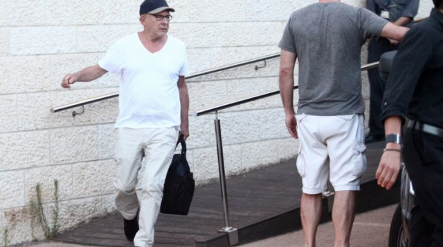 ארט גרפונקל נוחת בנמל התעופה בן גוריון בישראל (צילום: אלירן אביטל)