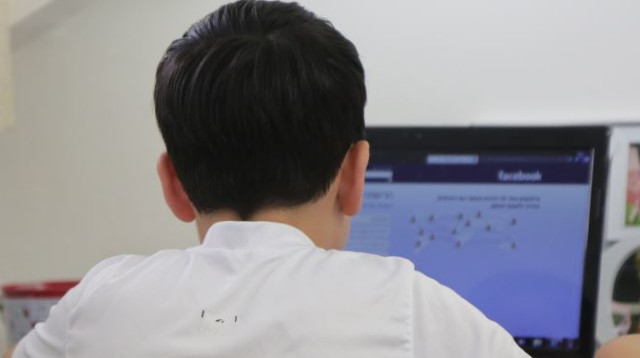 ילדים רשת בריונות אינטרנט פדופיליה (צילום: אלוני מור)