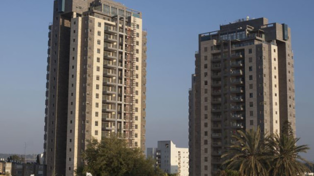 בניין דירות ברחובות (צילום: ליאור מזרחי, פלאש 90)