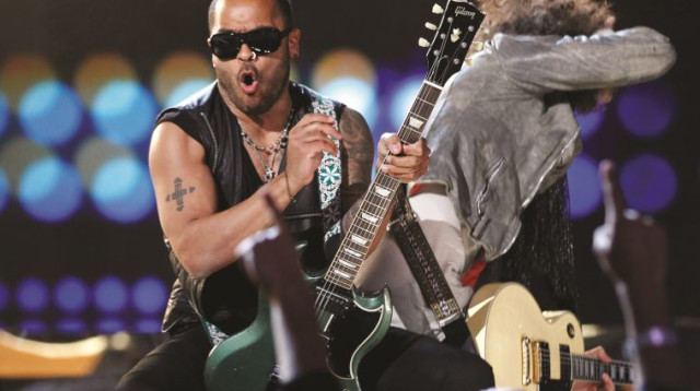 לני קרביץ בהופעה (צילום: רויטרס)