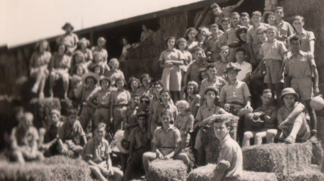 גדוד צופים ניר עין השופט 1941 (צילום: אלבום פרטי)