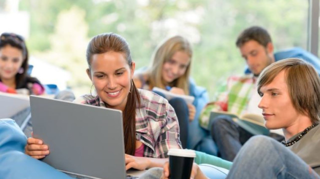 גולשים ברשת, אילוסטרציה (צילום: אינגאימג)