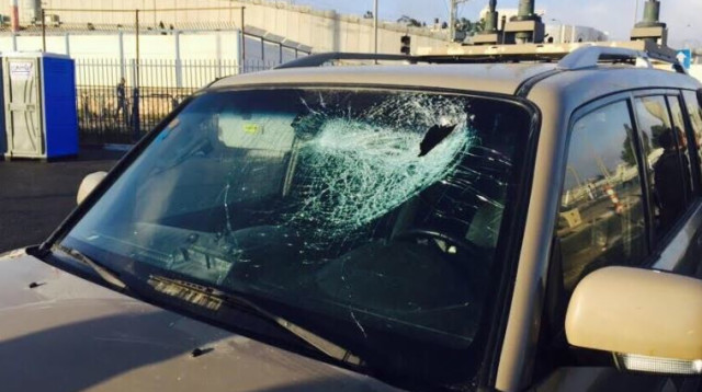 ידויי אבנים לעבר כוח צה"ל (צילום: דובר צה"ל)