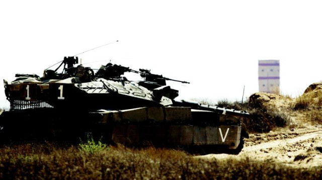 טנק ישראלי בגבול סיני (צילום: רויטרס)