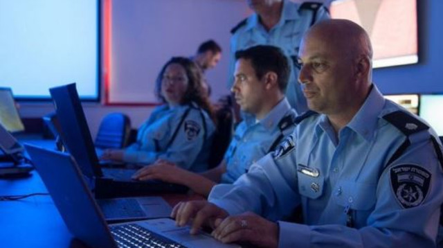 חדר המצב של יחידת הסייבר הארצית בלהב 433 (צילום: חטיבת דובר המשטרה)