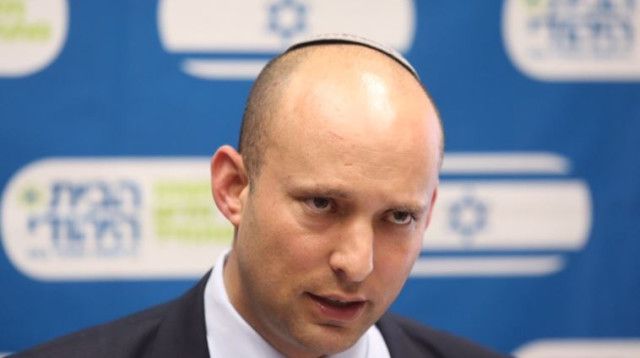 נפתלי בנט בישיבת סיעת הבית היהודי (צילום: מרק ישראל סלם)