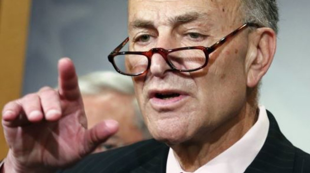 הסנטור צ'אק שומר (צילום: רויטרס)