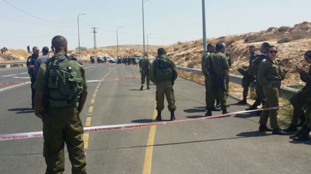 זירת הפיגוע ליד כוכב השחר (צילום: סוכנות תצפית)