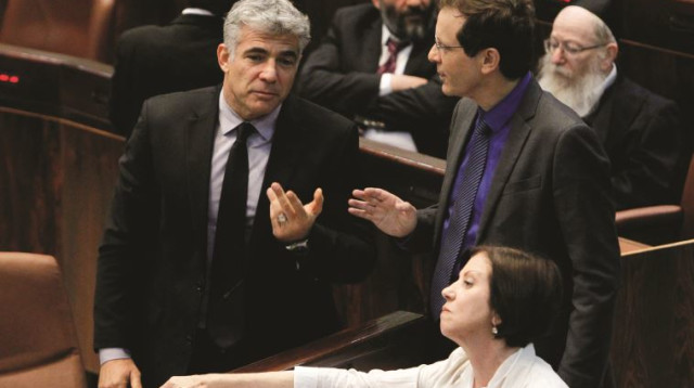 יצחק הרצוג ויאיר לפיד (צילום: מרים אלסטר, פלאש 90)