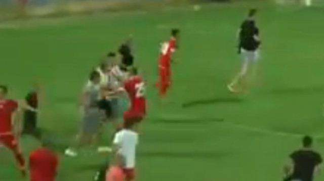 מהומה במשחק אימון של מ.ס אשדוד  (צילום: צילום מסך, ספורט 2)