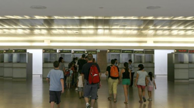 ביקורת דרכונים (צילום: נתי שוחט, פלאש 90)