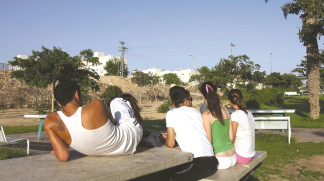 בני נוער (צילום: יהודה לחיאני)