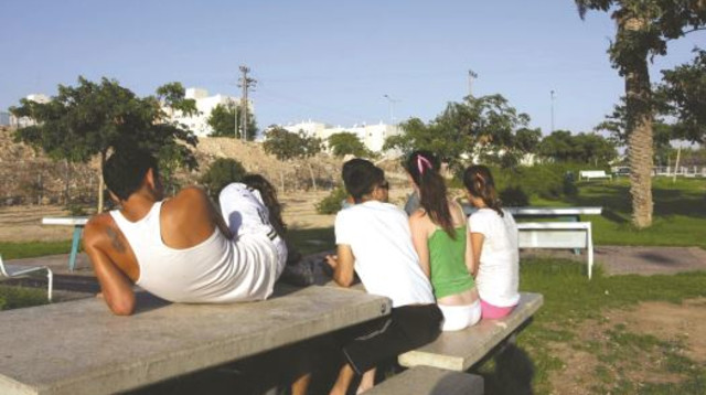 בני נוער (צילום: יהודה לחיאני)