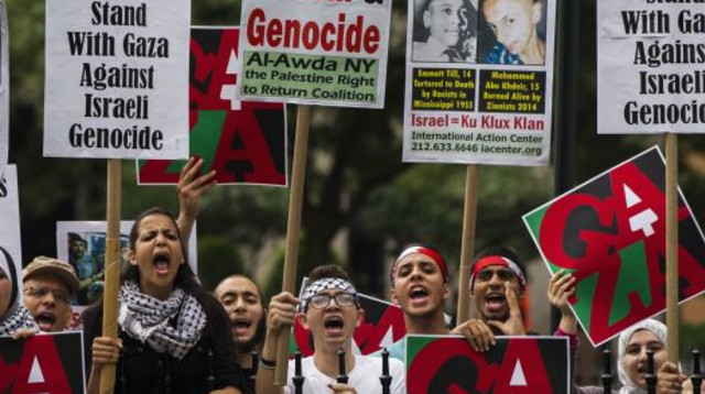 הפגנות אנטי ישראליות  (צילום: רויטרס)