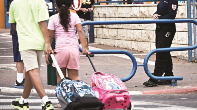 תלמידים בבית הספר (צילום: משה שי, פלאש 90)
